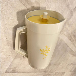 VTG Plastic Tupperware Jar/Jug Air Tight Sealed Lid